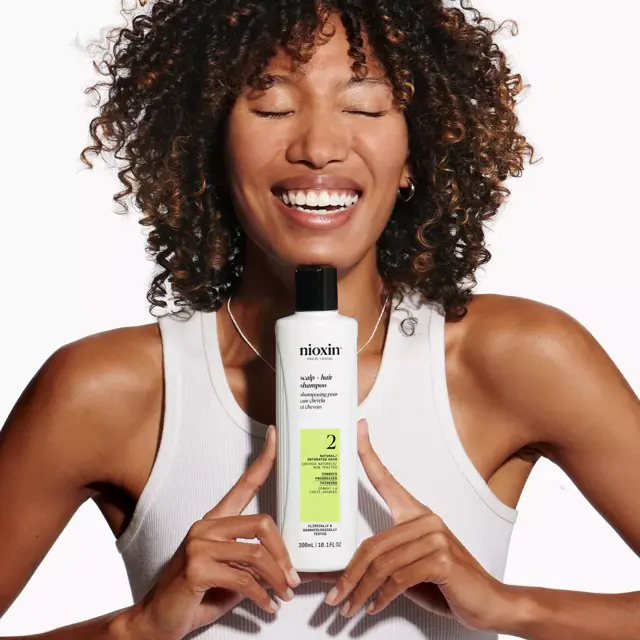 Nioxin System 2 Σετ Θεραπείας Μαλλιών Natural Hair Progressed Thinning Light Moisture 3τμχ Σαμπουάν 300ml, Conditioner 300ml,Θεραπεία 300ml 