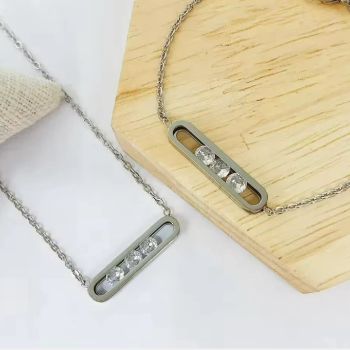 Γυναικείο Ατσάλινο Kολιέ -Οβάλ Με Ασημένια Αλυσίδα no2